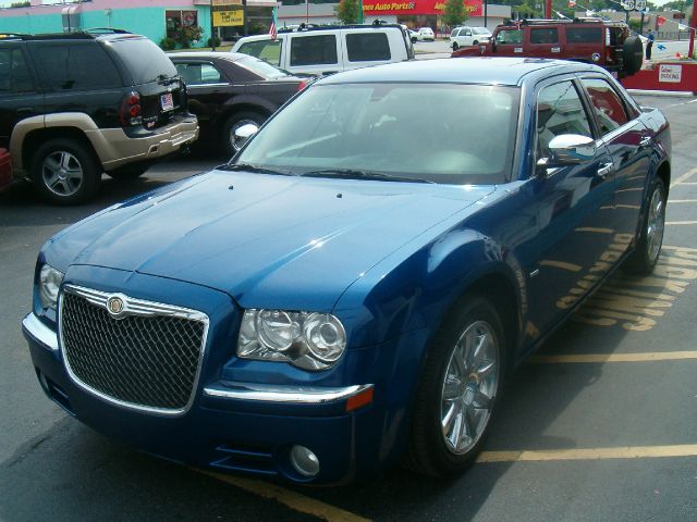 2010 Chrysler 300C SLT Luxury 4x4