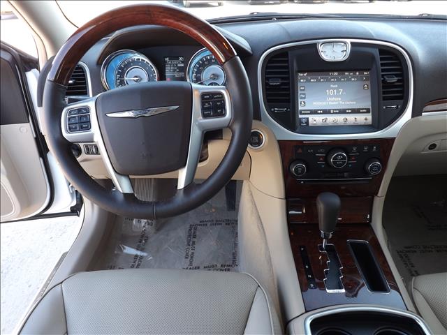 2011 Chrysler 300C Base