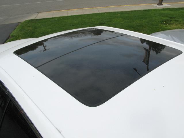 2011 Chrysler 300C 4WD Reg Cab 140.5 SLT