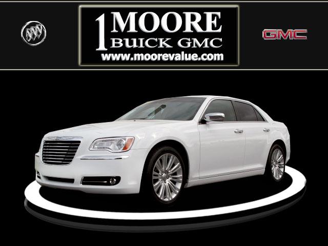 2011 Chrysler 300C 4WD Reg Cab 140.5 SLT