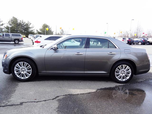 2012 Chrysler 300C Unknown