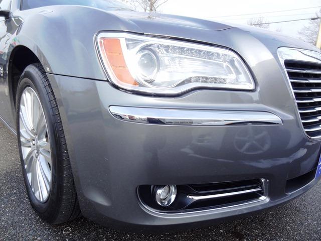 2012 Chrysler 300C Unknown