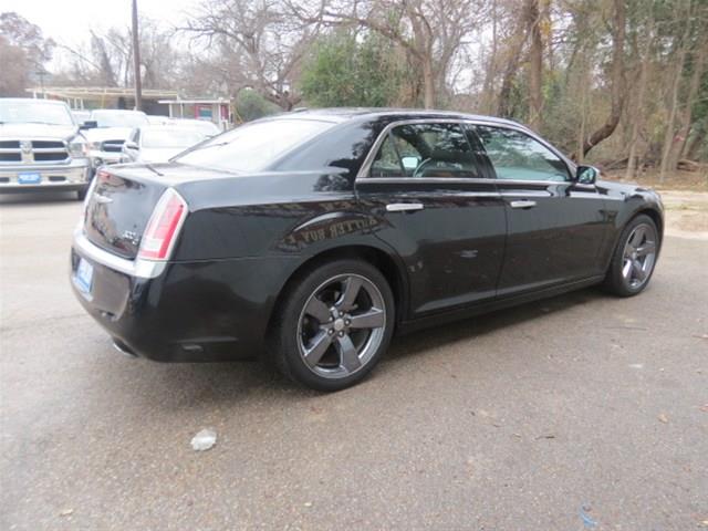 2012 Chrysler 300C Unknown
