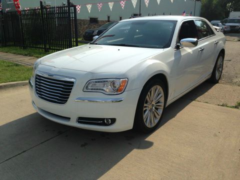2013 Chrysler 300C Regular Cab
