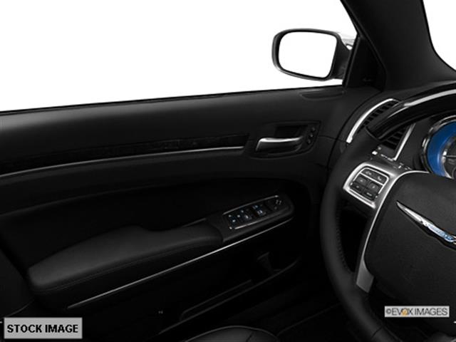 2013 Chrysler 300C Unknown