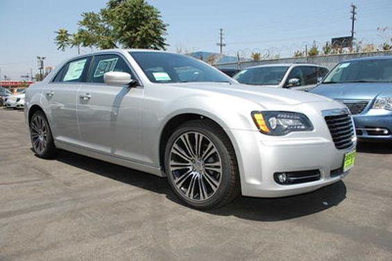 2012 Chrysler 300S LT 4X4 Extra NICE MUST SEE