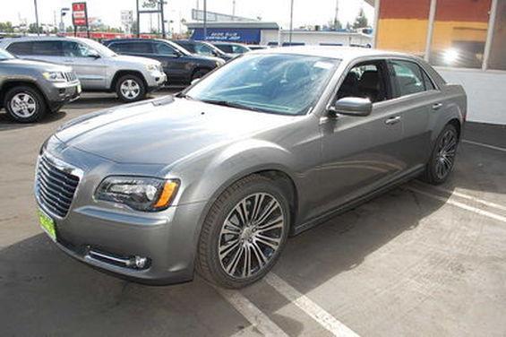 2012 Chrysler 300S 4dr Sdn 2.0T Auto SE