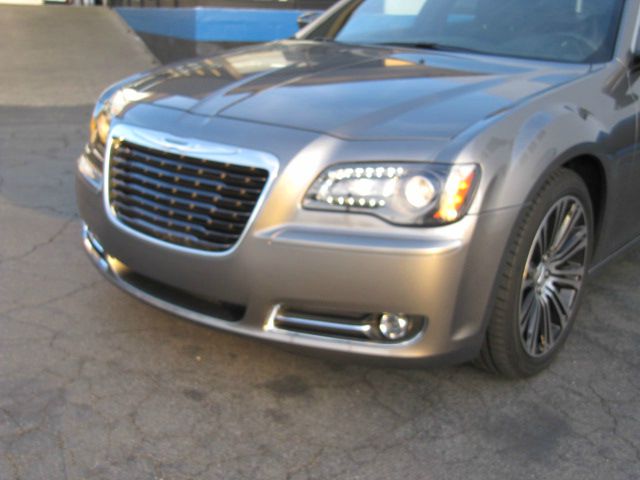 2012 Chrysler 300S Ext. Cab 155.5 WB