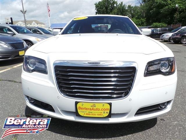 2013 Chrysler 300S Unknown