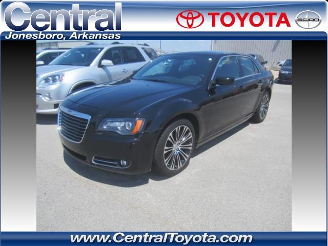 2013 Chrysler 300S Unknown