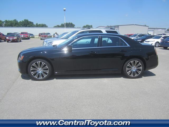 2013 Chrysler 300S Unknown