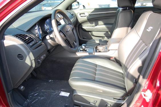 2013 Chrysler 300S LT 4X4 Extra NICE MUST SEE