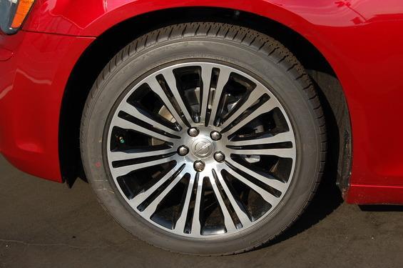 2013 Chrysler 300S LT 4X4 Extra NICE MUST SEE