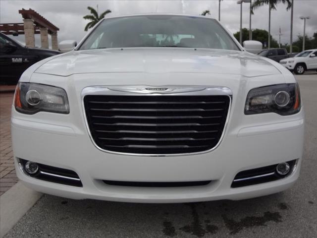 2013 Chrysler 300S XR