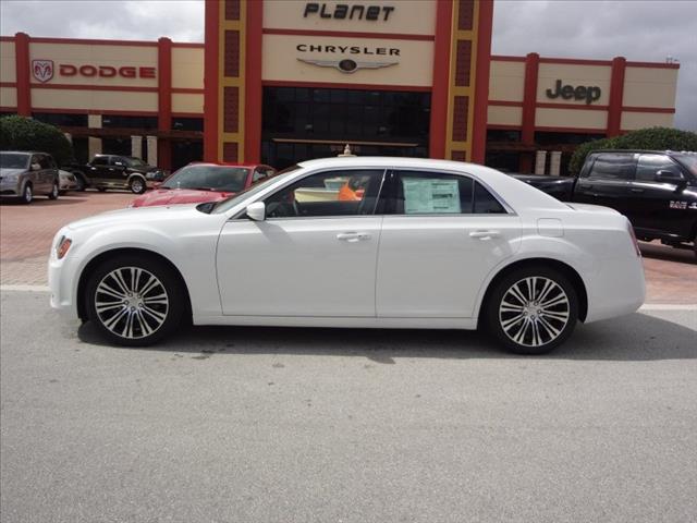 2013 Chrysler 300S XR