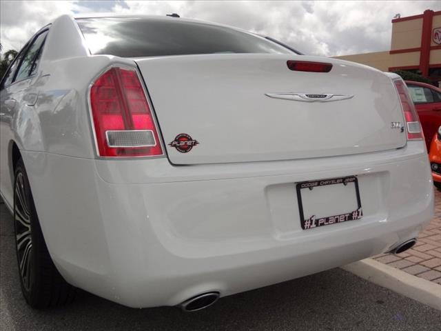 2013 Chrysler 300S XR
