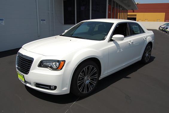 2013 Chrysler 300S LT 4X4 Extra NICE MUST SEE