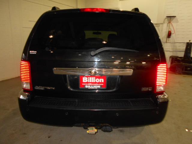 2007 Chrysler Aspen SLT 25