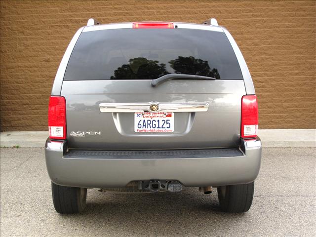 2007 Chrysler Aspen SLT 25