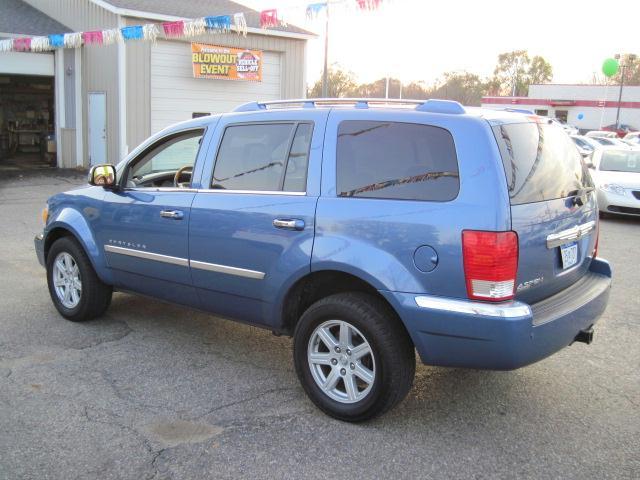 2007 Chrysler Aspen Unknown