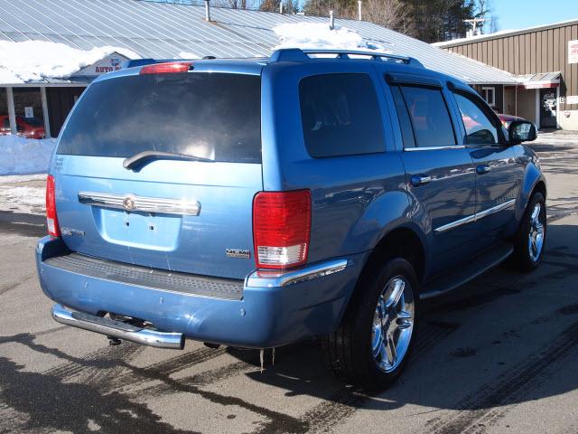 2007 Chrysler Aspen SLT 25