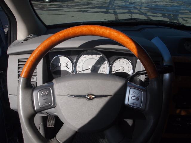 2007 Chrysler Aspen SLT 25