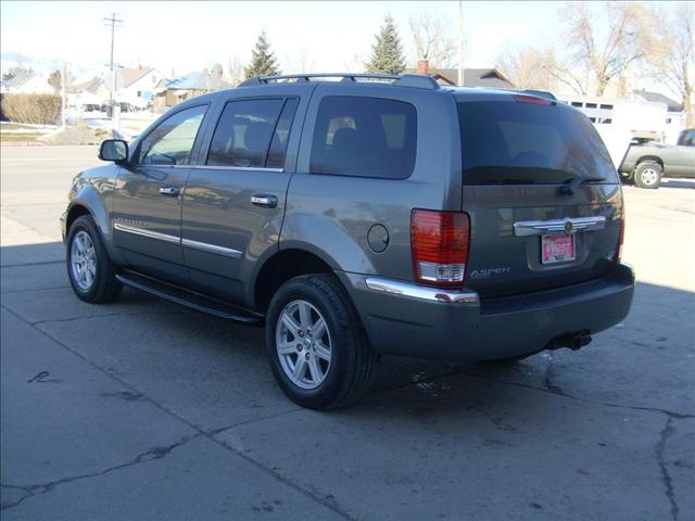 2007 Chrysler Aspen SLT 25