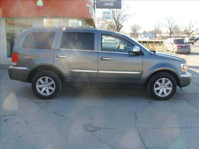2007 Chrysler Aspen SLT 25