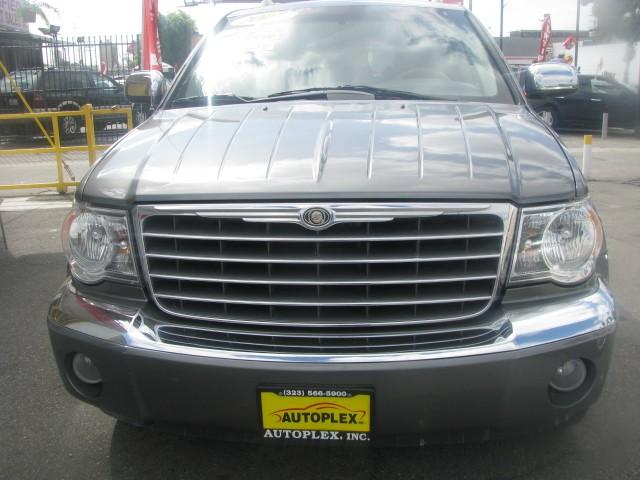 2007 Chrysler Aspen SLT 25