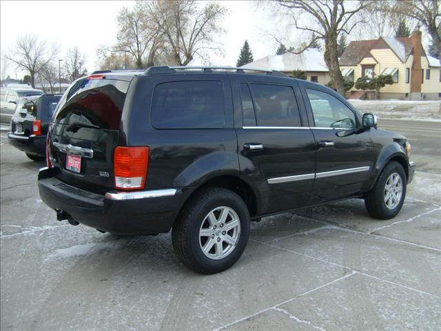 2007 Chrysler Aspen SLT 25