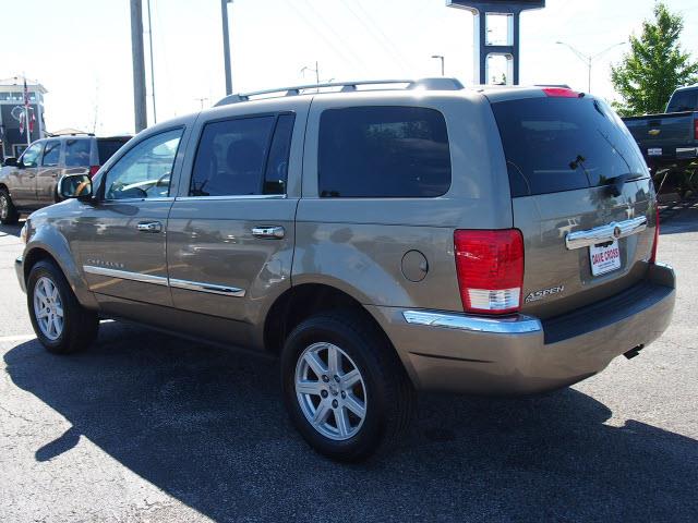 2007 Chrysler Aspen SLT 25