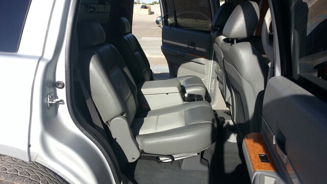 2007 Chrysler Aspen Unknown