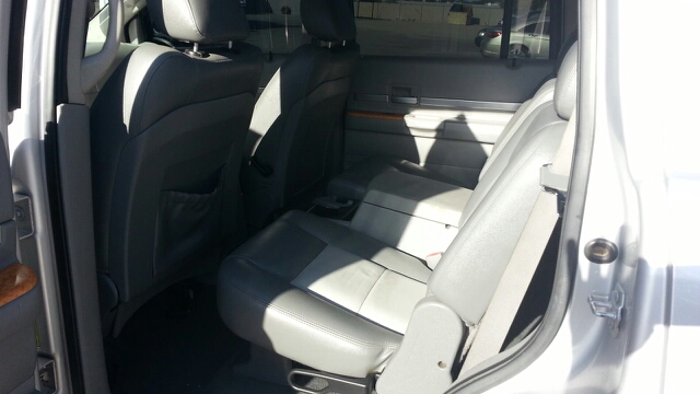 2007 Chrysler Aspen Unknown