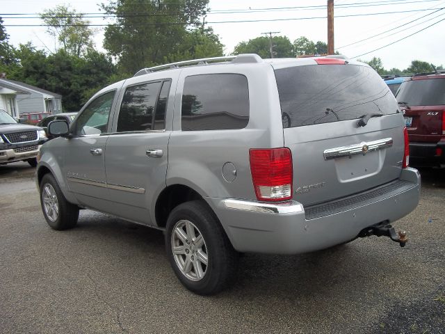 2007 Chrysler Aspen SLT 25