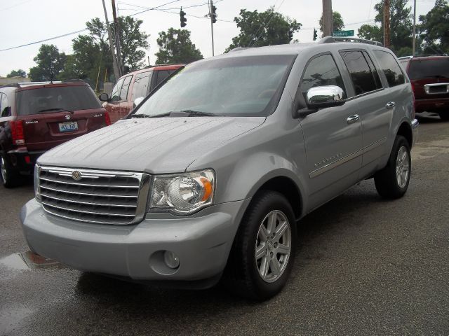 2007 Chrysler Aspen SLT 25