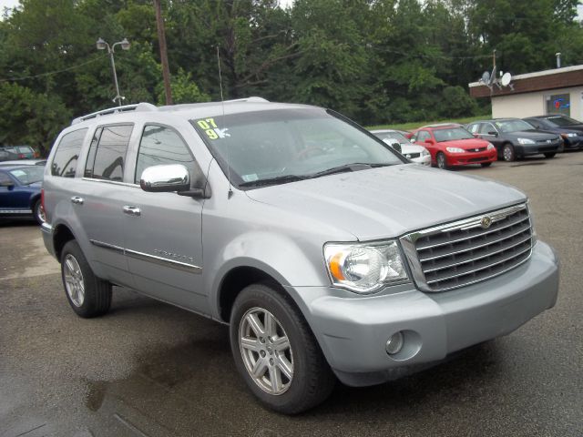 2007 Chrysler Aspen SLT 25
