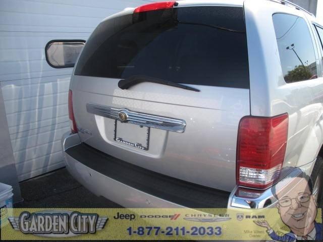 2007 Chrysler Aspen SLT 25