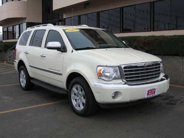 2007 Chrysler Aspen SLT 25