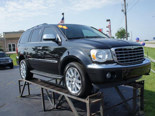 2008 Chrysler Aspen SLT 25