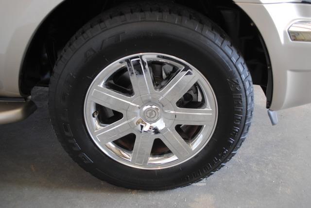 2008 Chrysler Aspen SLT 25