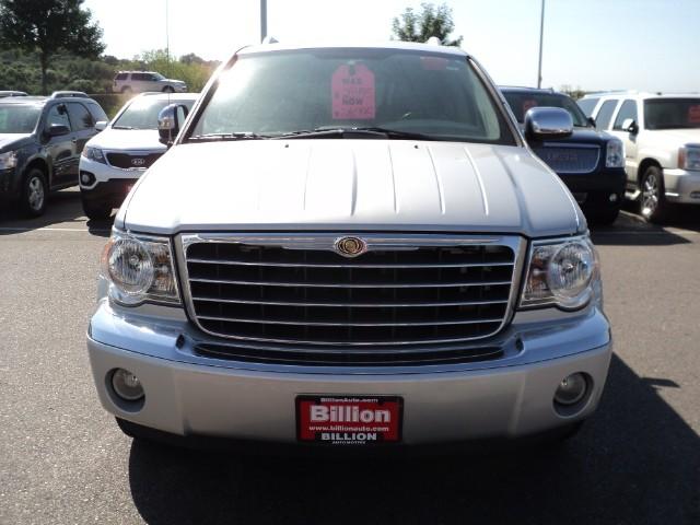 2008 Chrysler Aspen SLT 25