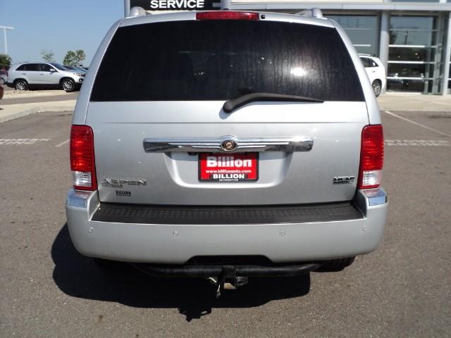 2008 Chrysler Aspen SLT 25