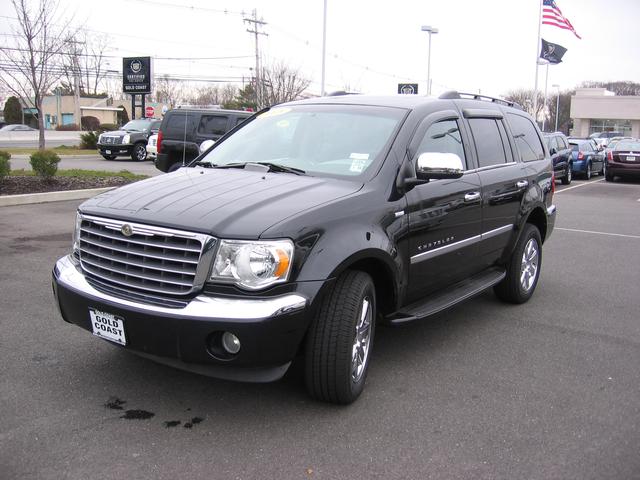 2008 Chrysler Aspen SLT 25
