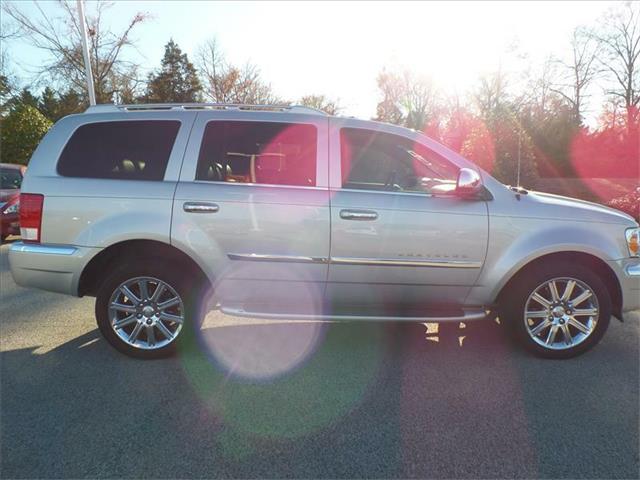 2008 Chrysler Aspen Unknown