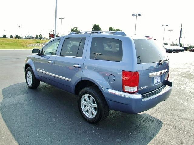 2008 Chrysler Aspen SLT 25