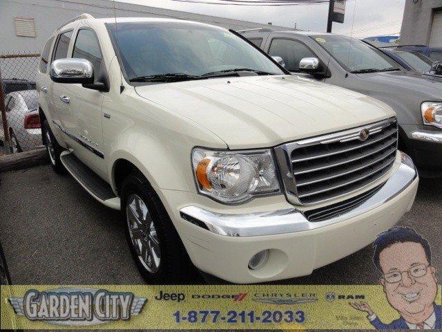 2008 Chrysler Aspen SLT 25