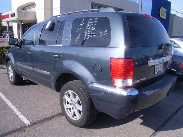 2008 Chrysler Aspen SLT 25