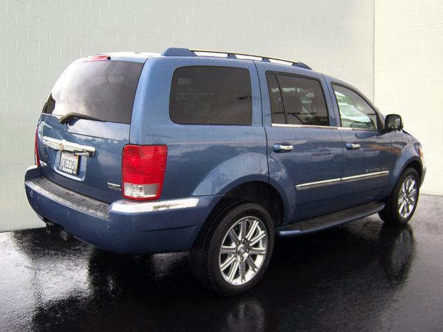 2008 Chrysler Aspen SLT 25