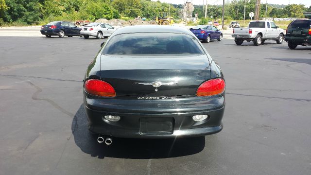 2004 Chrysler Concorde SLT 25