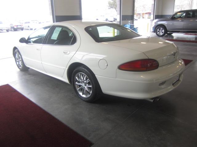 2004 Chrysler Concorde SLT 25